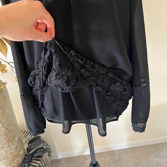 Michael Kors Flowy Cold Shoulder Pleated Long Sleeve Halter Top NWOT M - Picture 7 of 15